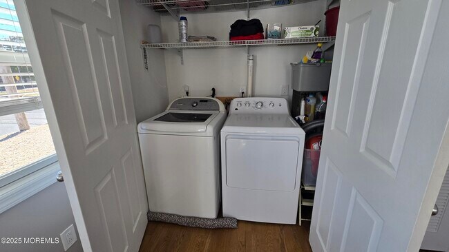 Building Photo - 2 Pine Crest Dr