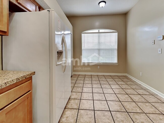 Foto del edificio - 7829 Invermere Blvd