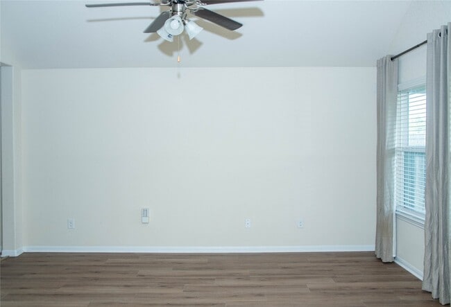 Foto del edificio - 14910 Hope Hills Ln