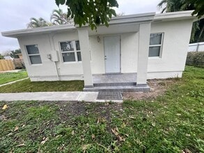 Building Photo - 2103 SW 60th Ave