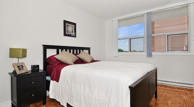 Building Photo - Davisville Tower