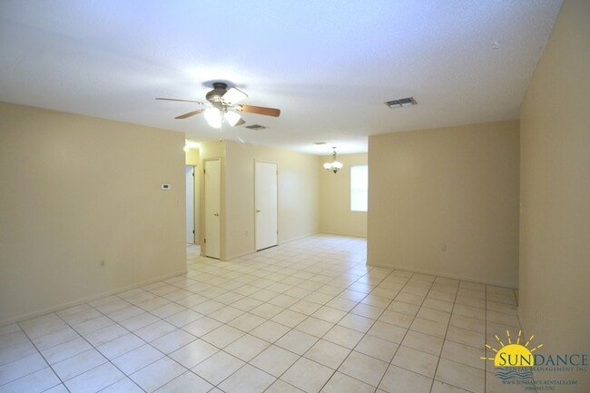 Foto del edificio - Great 3 Bedroom Home in Fort Walton