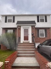 Building Photo - 47 Aqueduct Ave