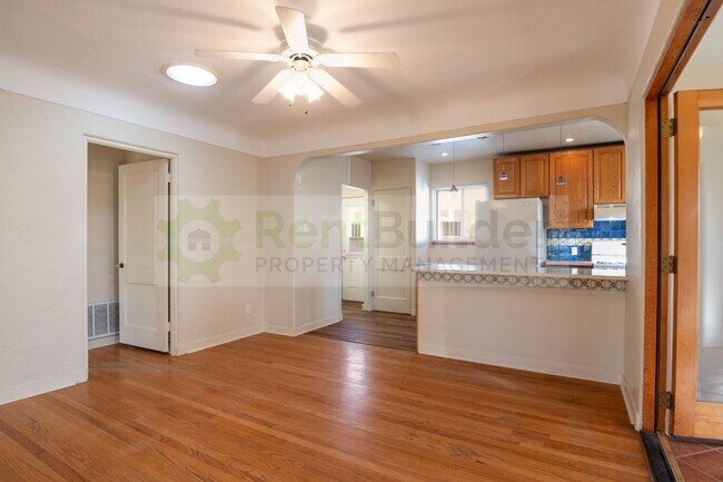 Foto del edificio - CALL US TODAY AT (505) 892-4400 TO SCHEDUL...