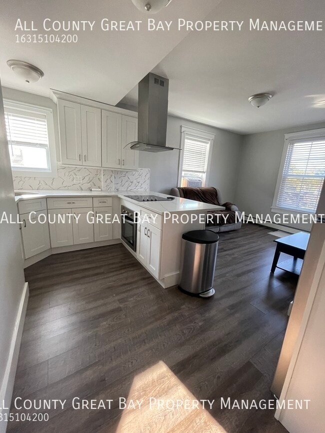 Photo - 184 E Main St Apartment