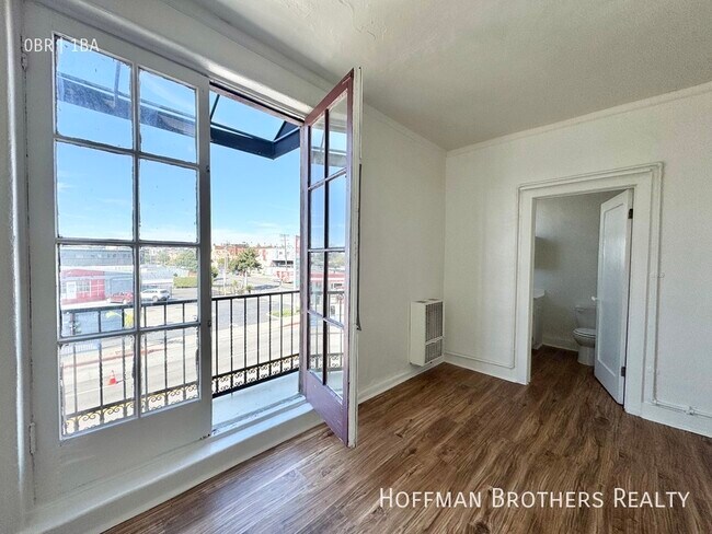 Building Photo - 2606 Normandie Ave