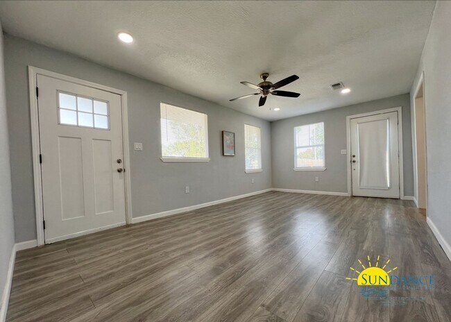 Foto del edificio - Great Cottage with many custom updates!