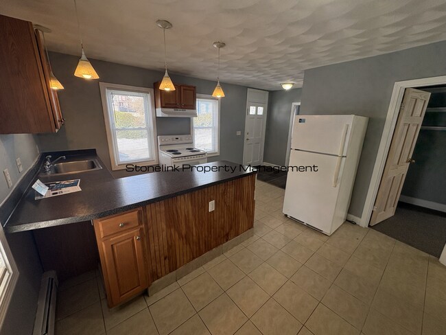 Building Photo - 47 Pine St