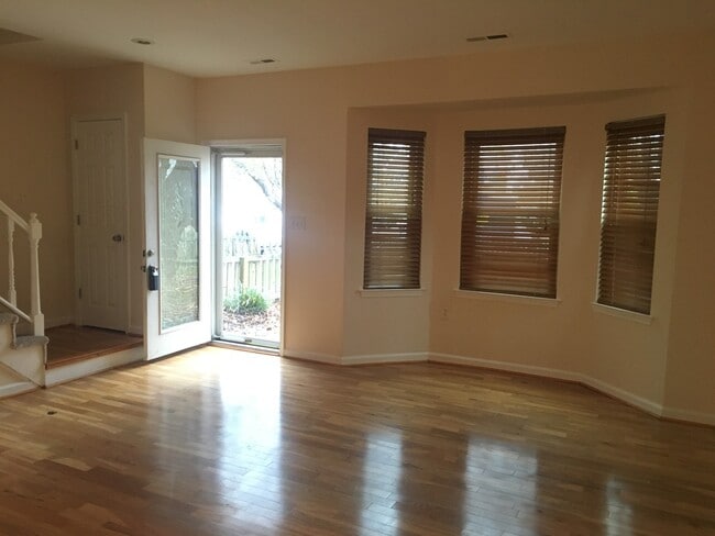 Building Photo - 4428 Rivermill Ct