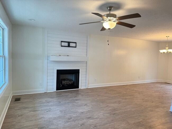 Foto del edificio - Beautiful Home Built in 2021! Open Floor P...