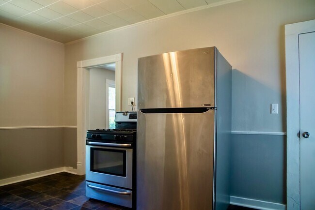 Building Photo - Creston 3 Bedroom, 1 Bath Home