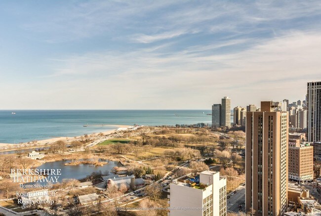 Foto del edificio - 1960 N Lincoln Park West