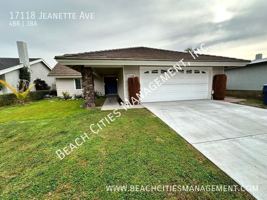 Astonishing 4 Bedroom 2.5 Bath House in Ce... House Rental in