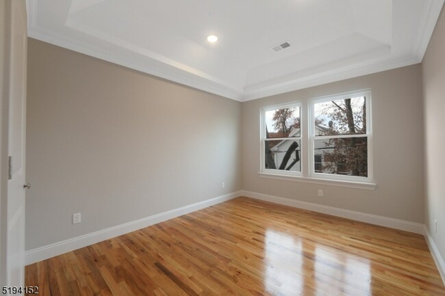 Building Photo - 159 Ivy St