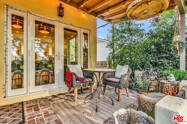 Foto del edificio - 5182 Ellenwood Dr