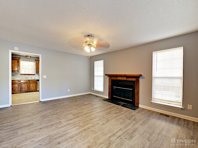 Foto del edificio - 601 Rapids Rd