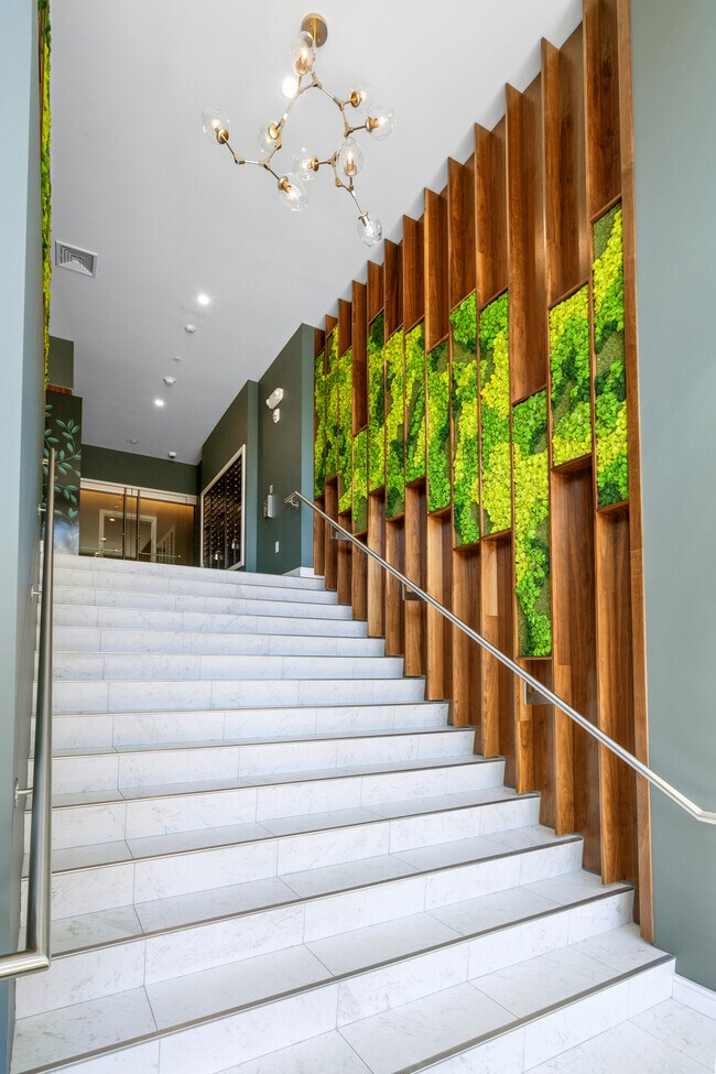 Building Photo - 45 Burnett St