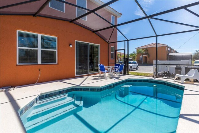 Building Photo - 900 Las Fuentes Dr