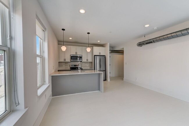Interior Photo - Fairman's Garret - The King