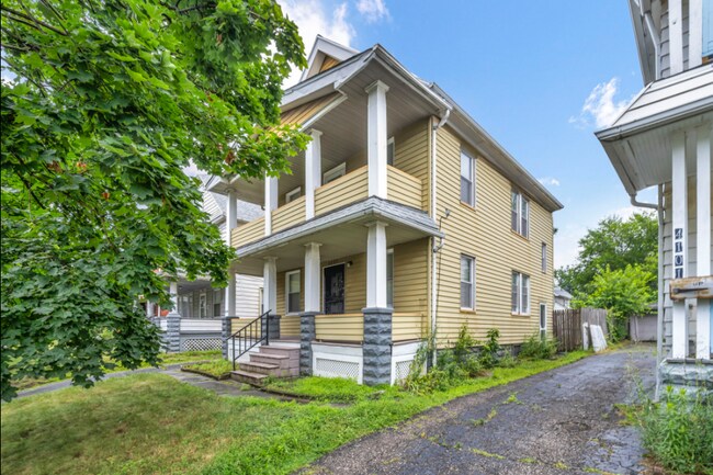 Foto del edificio - 4097 E 64th St