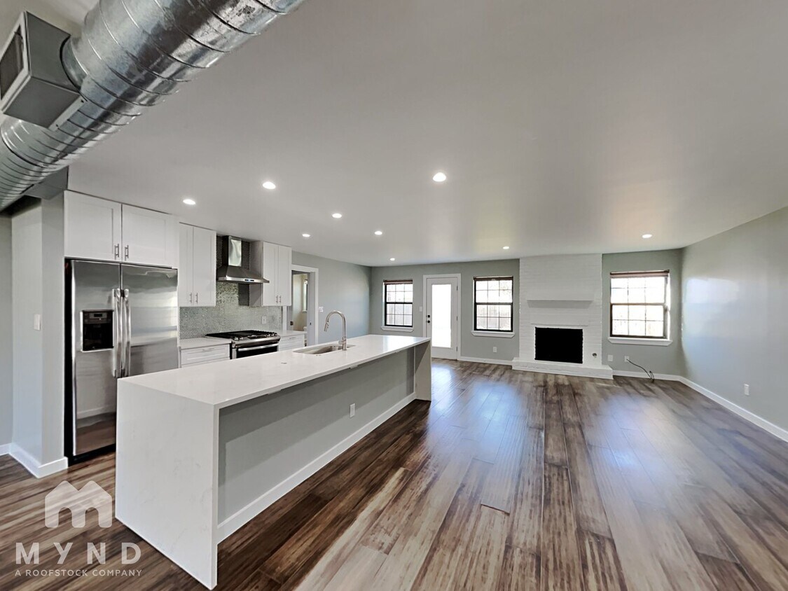Foto principal - 6102 Bullard Dr APT A