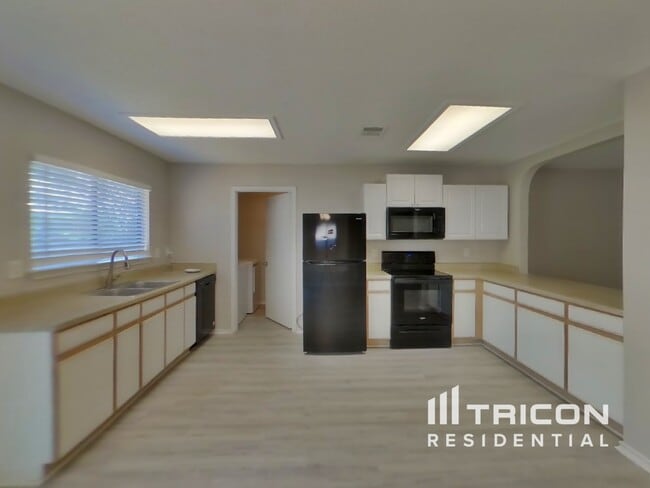 Building Photo - 6703 Beech Trail Dr