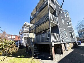 Building Photo - 3907 Washington St Building Photo - 3907 Washington St