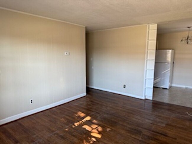 Foto del edificio - 4372 Gum Branch Rd