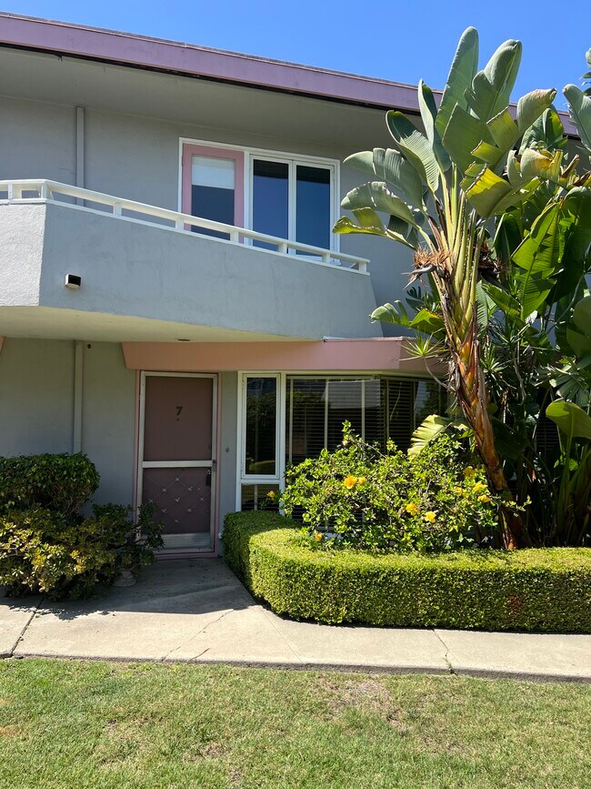 Foto del edificio - 1317 Lucile Ave