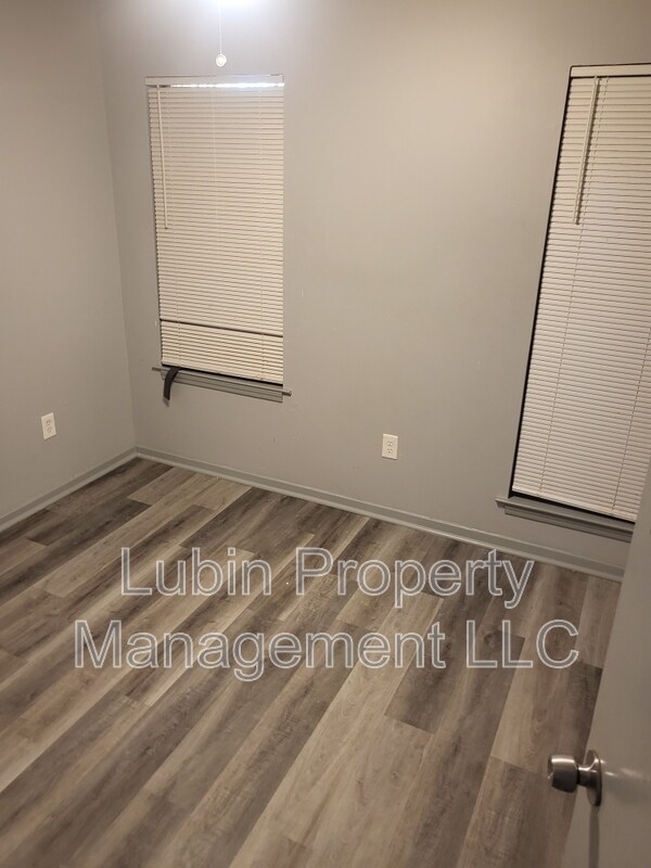 Foto del edificio - 3878 Windermere Rd