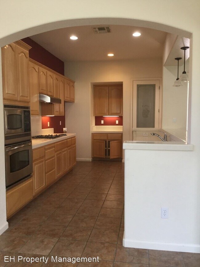 Foto del edificio - 3 br, 2 bath House - 10108 Annie St