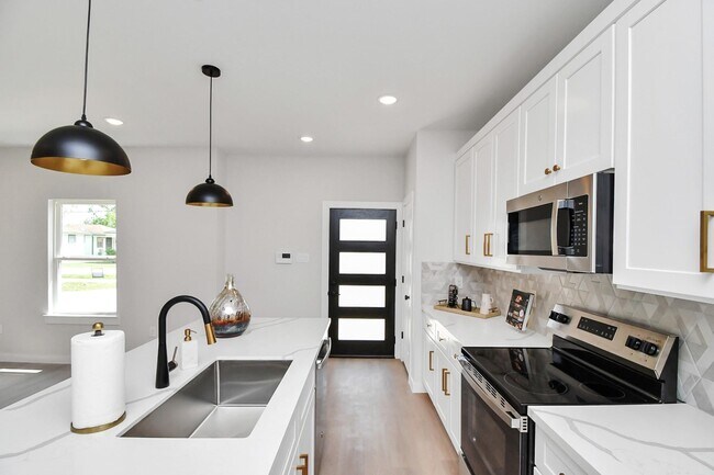 Foto del edificio - 7926 Gladstone St