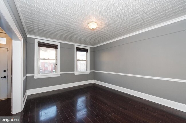 Building Photo - 1212 Orren St NE