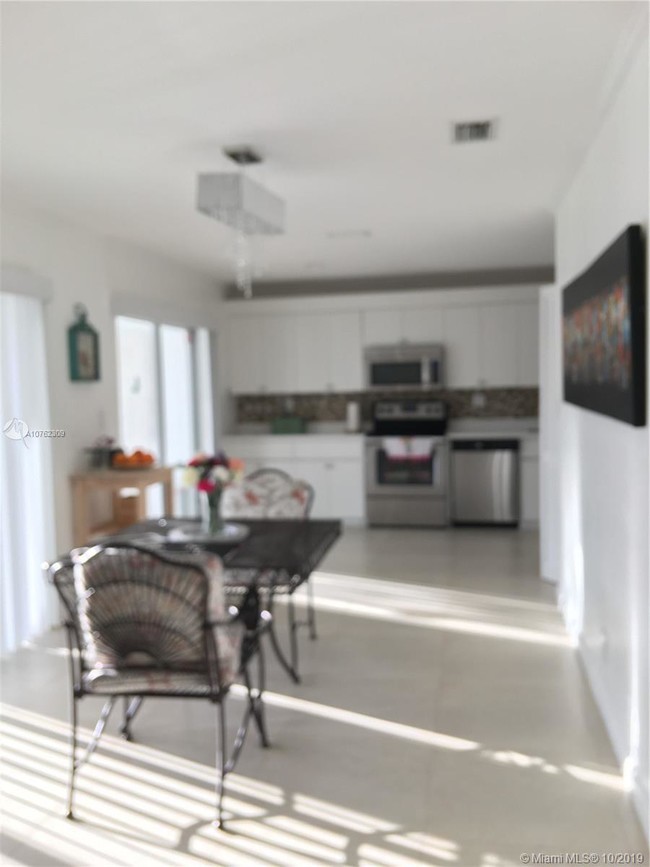 Building Photo - 561  Racquet Club Rd  22 Weston Fl 33326