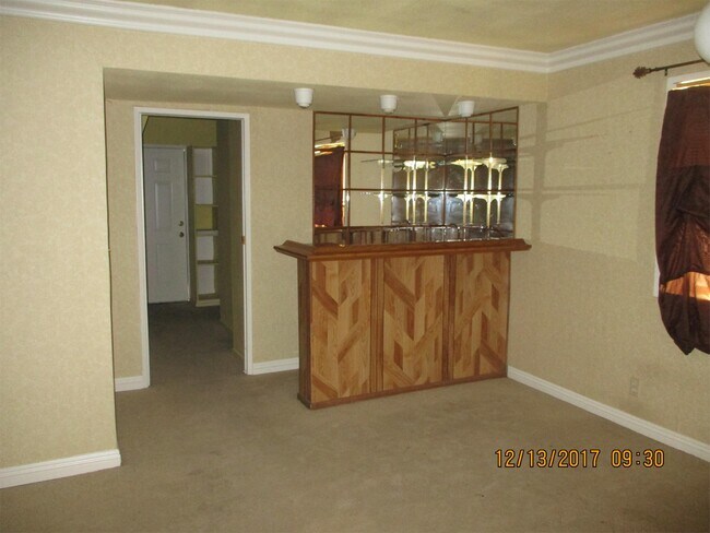 Foto del edificio - 3501 Victory Ave