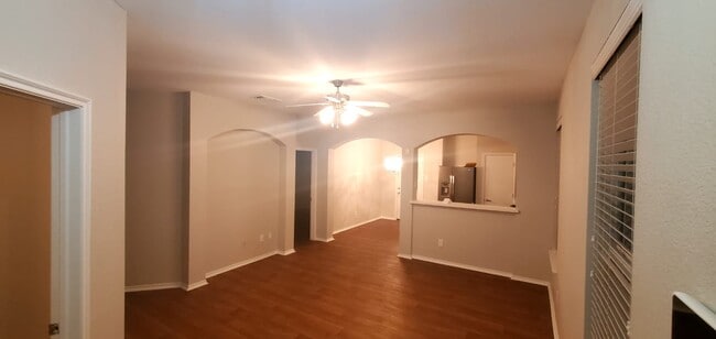 Foto del edificio - 2241 Stonebrook Ln