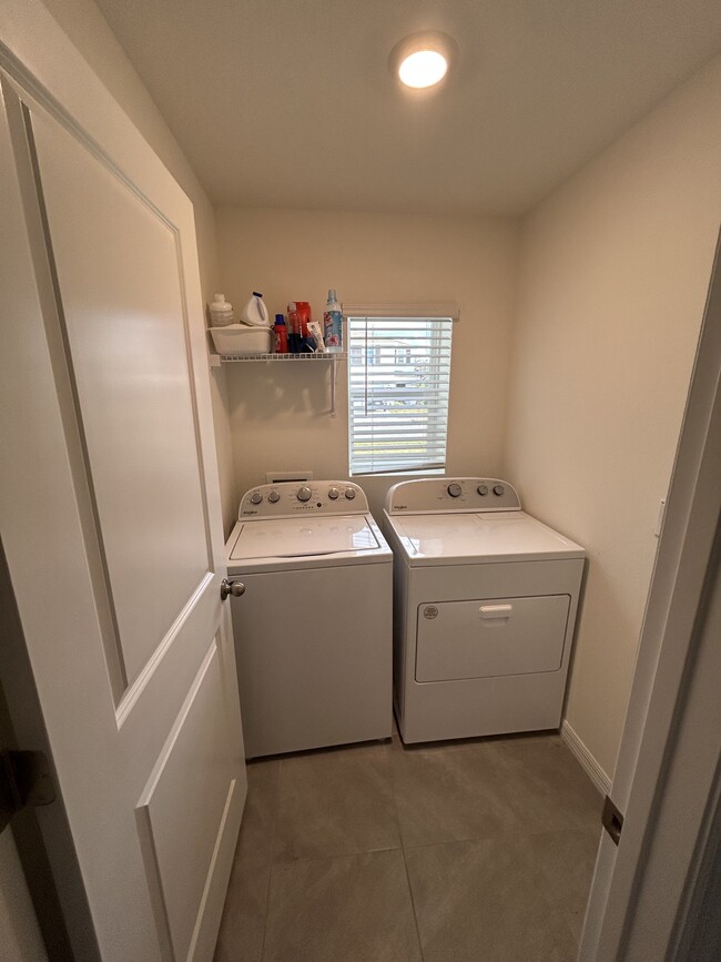 Laundry room - 5136 Rocky Coast Pl