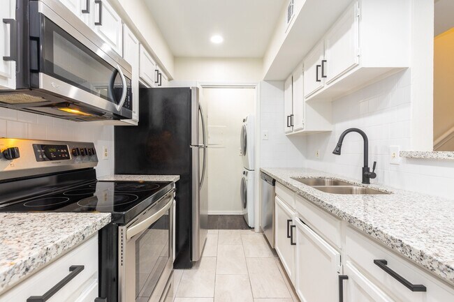 Foto del edificio - 14600 Fonmeadow Dr