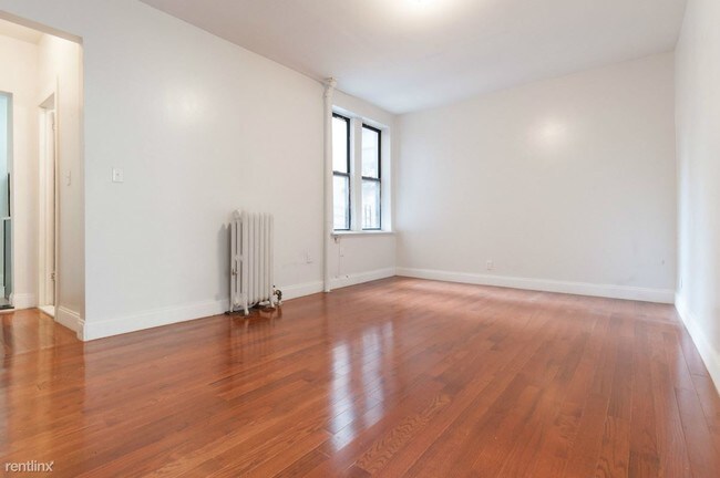 Building Photo - 530 W 174th St