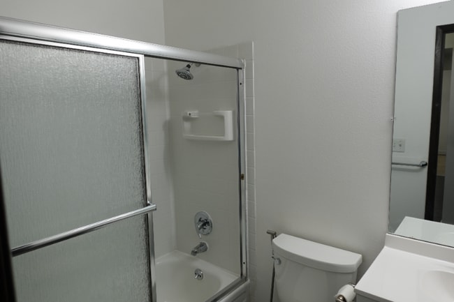 Building Photo - 1400 153rd Ave NE