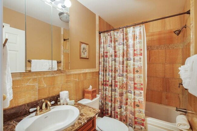 Building Photo - 6 - 7 Month Rental - Welcoming Private 2 b...