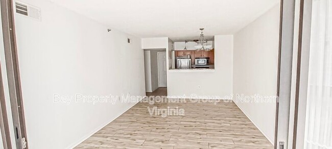 Building Photo - 1001 N Randolph St