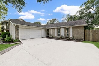 Building Photo - 3918 Cypressdale Dr