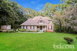 Building Photo - 1770 River Bluff Rd