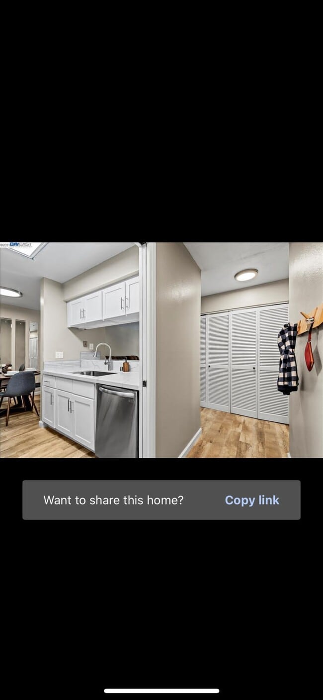 Building Photo - 40425 Chapel Way