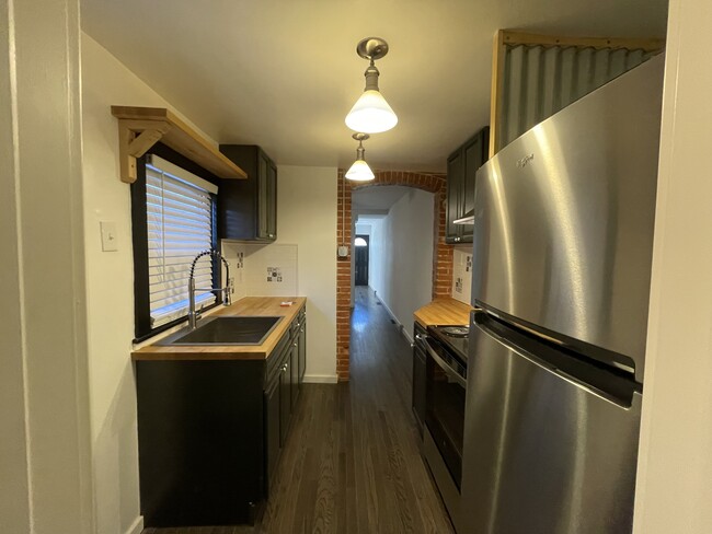 New Kitchen! - 1206 E 11th St