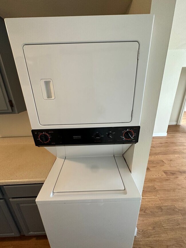 Foto del edificio - NShields636 (KC-LN)