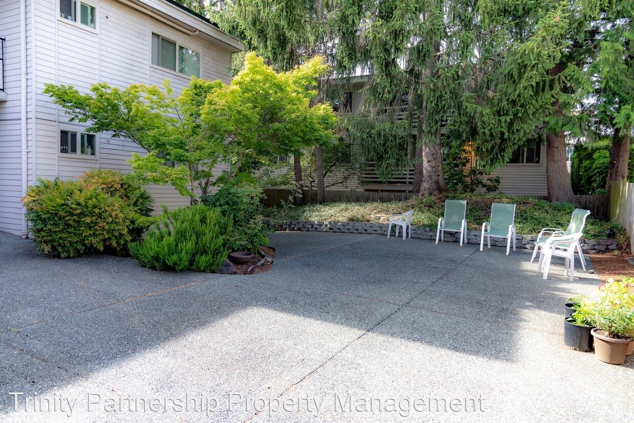 Primary Photo - 4744-4744 40th Ave NE