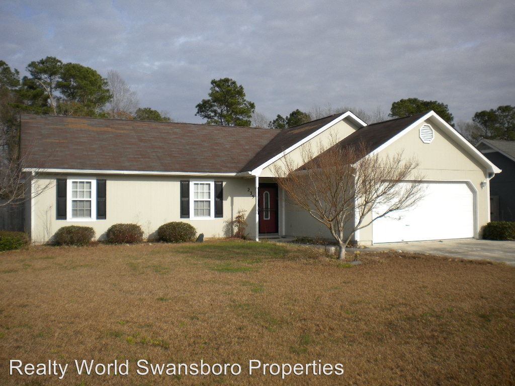 Primary Photo - 239 Zachary Ln