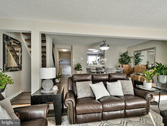 Building Photo - 536 Ellrose Ct